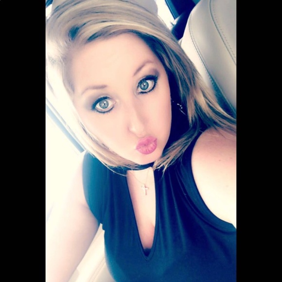 ๐๐๐ Meet Your Posher ๐๐๐ - Picture 1 of 1